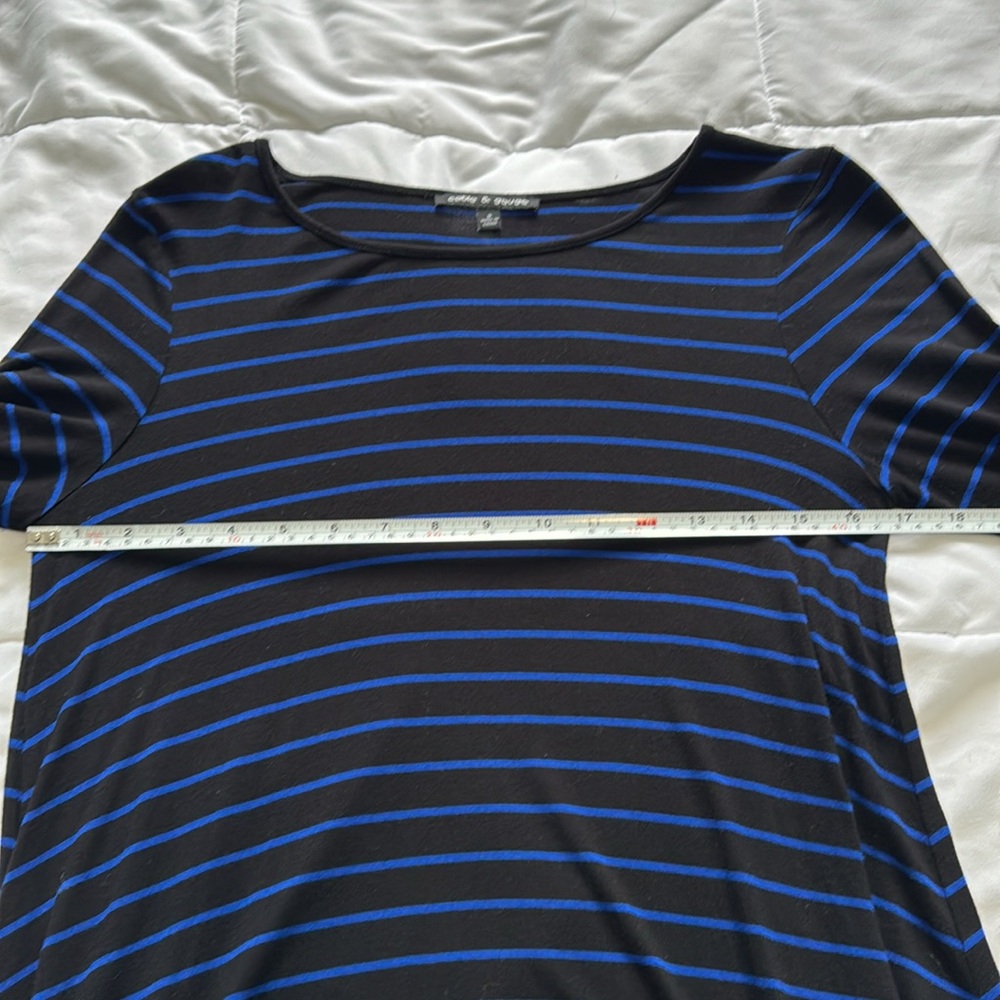 Cable & Gauge 3/4 sleeve flowy t-shirt w/ ballet neck. Sz S black & blue stripes - Picture 7 of 7